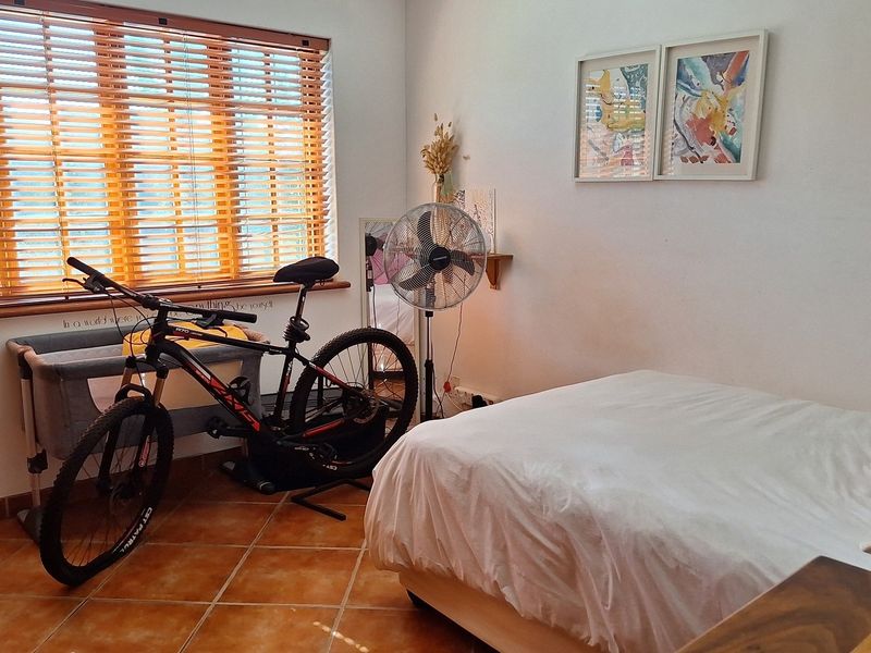 NEAT AS A PIN HOME ON HUGE CORNER PLOT - Photo 3