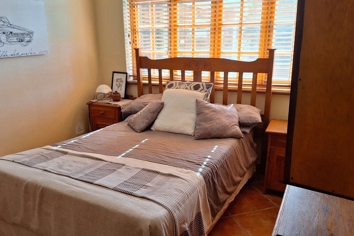 NEAT AS A PIN HOME ON HUGE CORNER PLOT - Photo 4