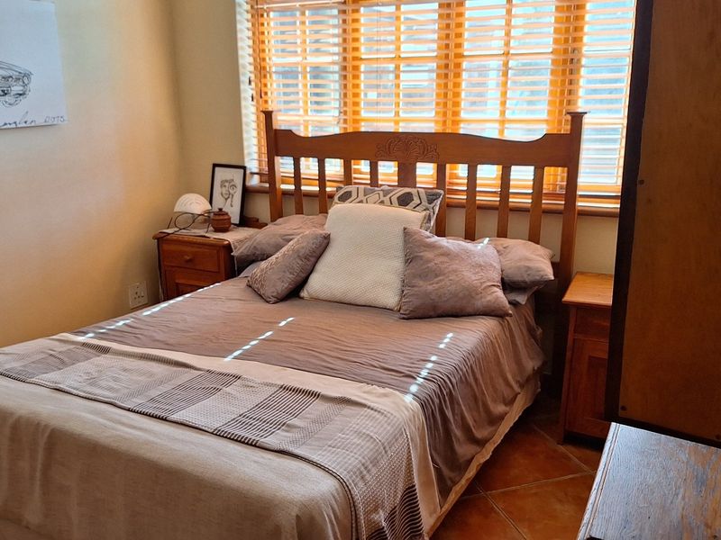 NEAT AS A PIN HOME ON HUGE CORNER PLOT - Photo 4