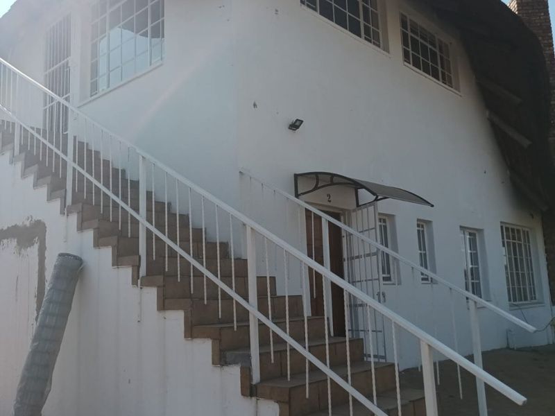 Cozy Studio Cottage in President Park near Mall of Africa - Photo 3