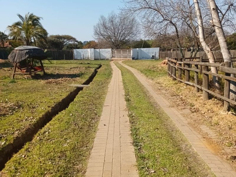 Cozy Studio Cottage in President Park near Mall of Africa - Photo 7