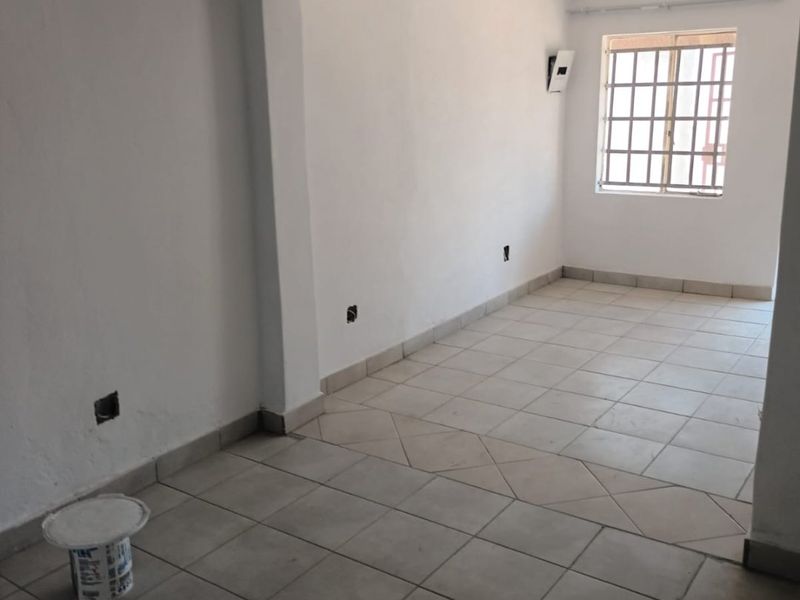 Cozy Studio Cottage in President Park near Mall of Africa - Photo 4