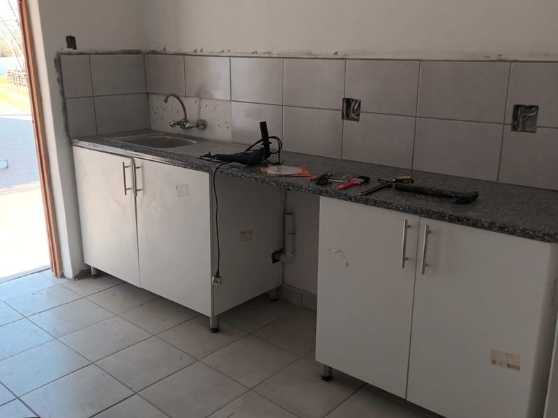 Cozy Studio Cottage in President Park near Mall of Africa - Photo 2