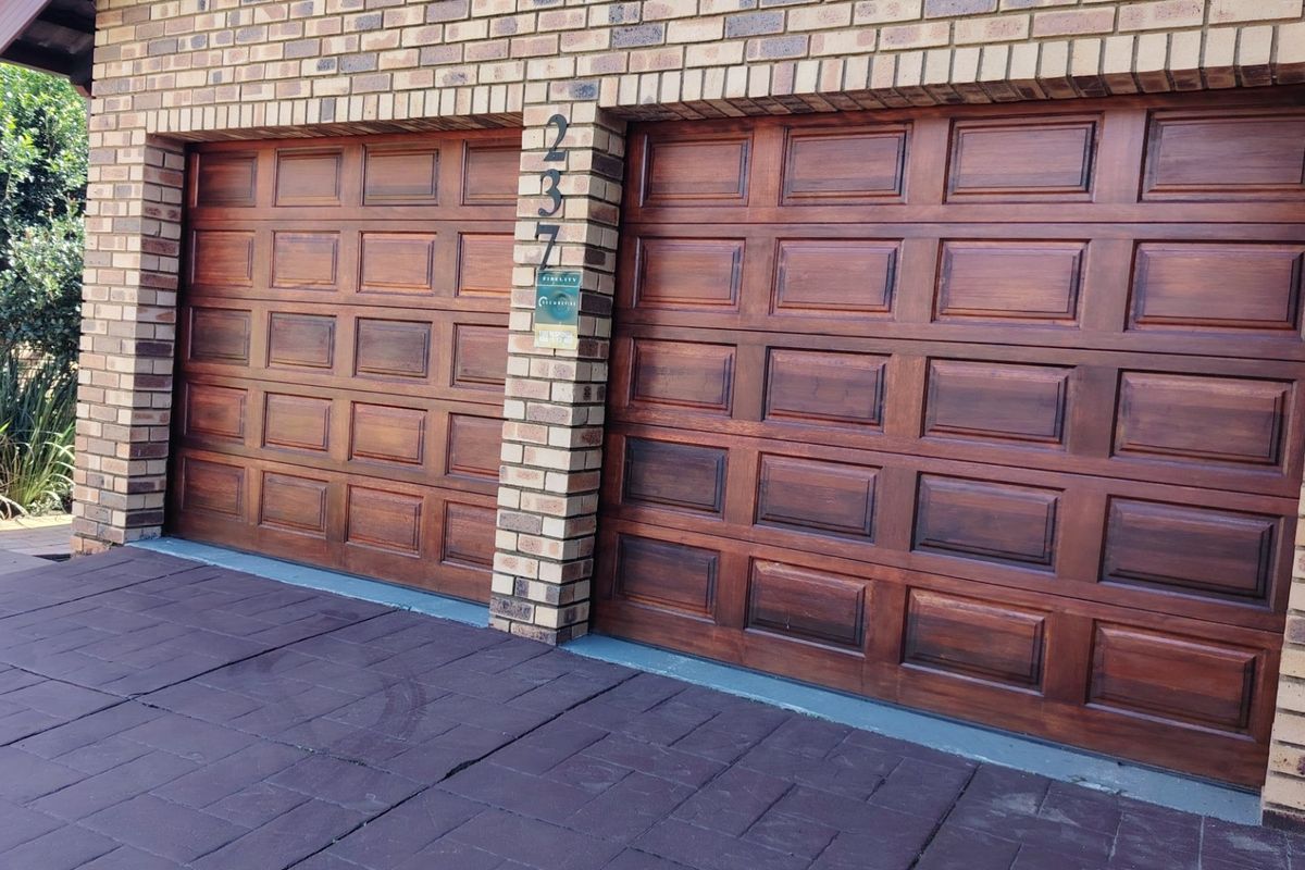 Prime Location Raslouw / Wierdapark, Centurion: Spacious 5-Bedroom Family Home with a Versatile 1-Bedroom Flatlet! - Photo 4