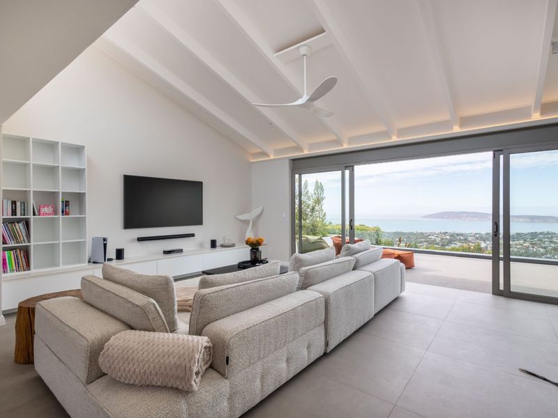 A Masterpiece of Modern Luxury — For the Discerning Buyer - Photo 7