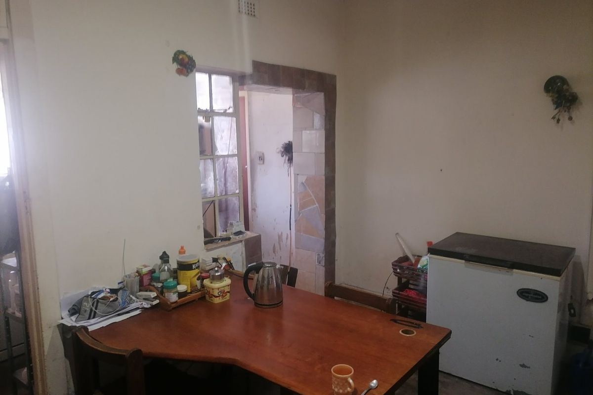 Four-Bedroom Home with Outside Flat for Sale in Oudorp, Klerksdorp – R475,000 - Photo 4