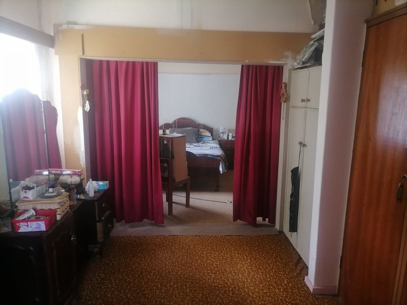 Four-Bedroom Home with Outside Flat for Sale in Oudorp, Klerksdorp – R475,000 - Photo 7