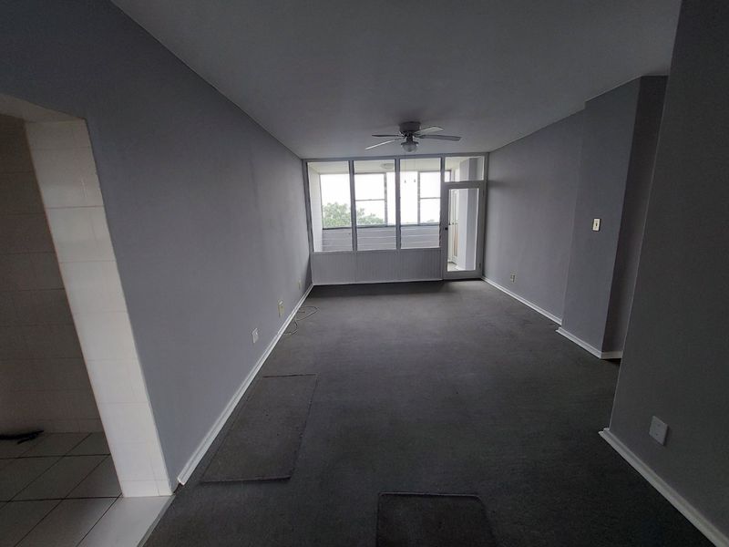 Beautiful apartment for sale in Kensington Heights with stunning sea views and Durban City line - Photo 7