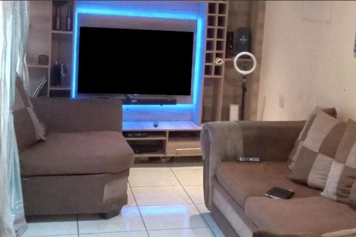 3 Bedroom Property for Sale in Clayville - Photo 4