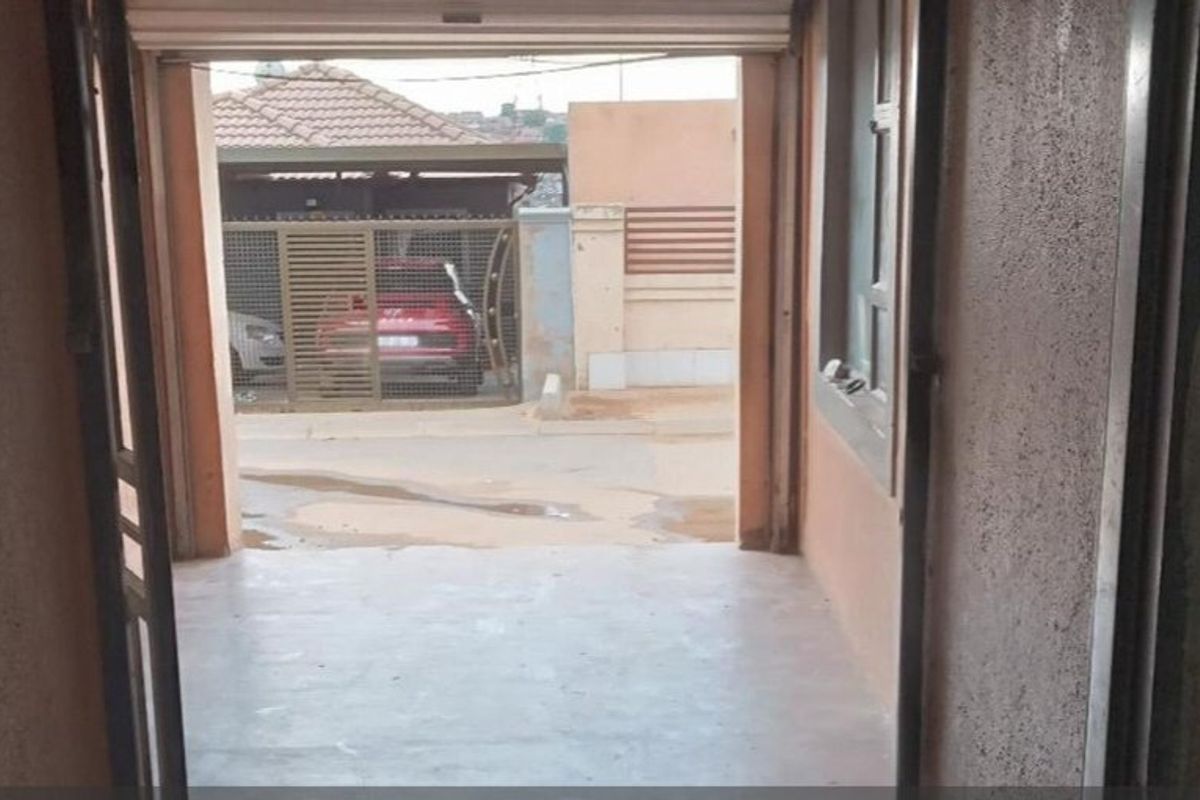 3 Bedroom Property for Sale in Clayville - Photo 2