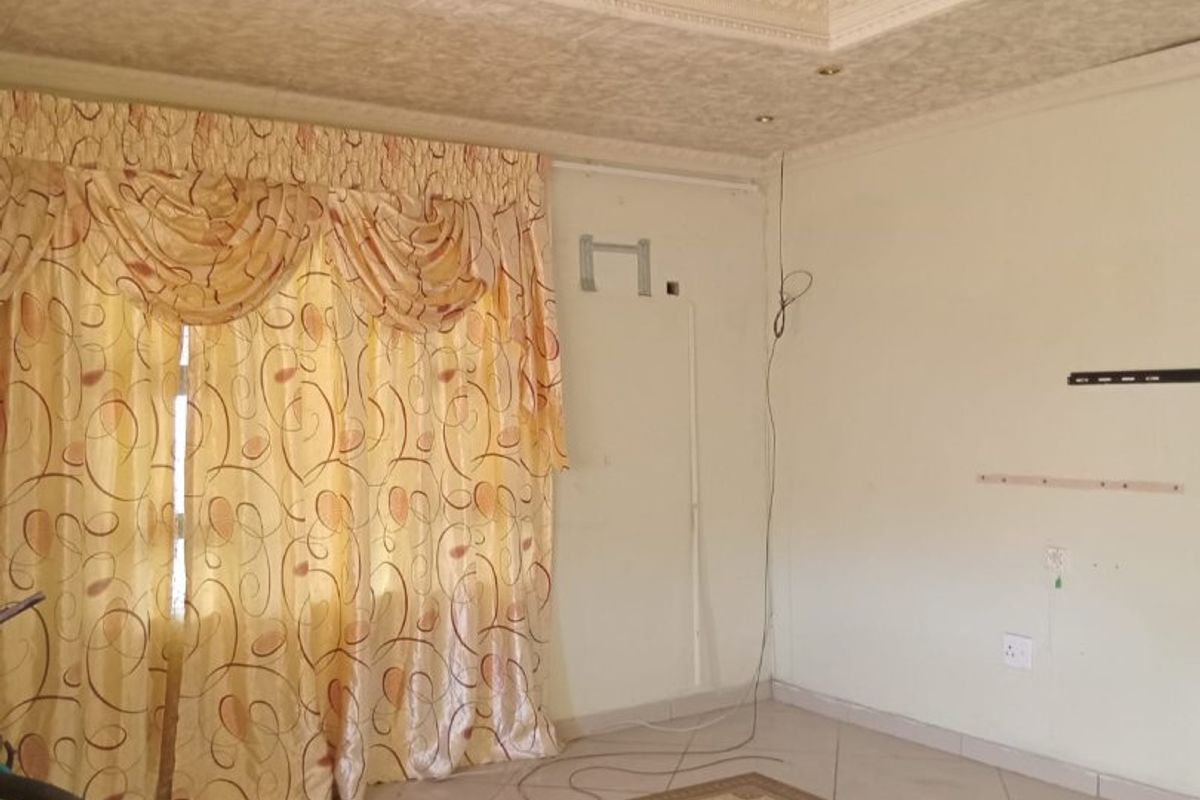 3 Bed House in Esikhawini for Sale - Photo 3