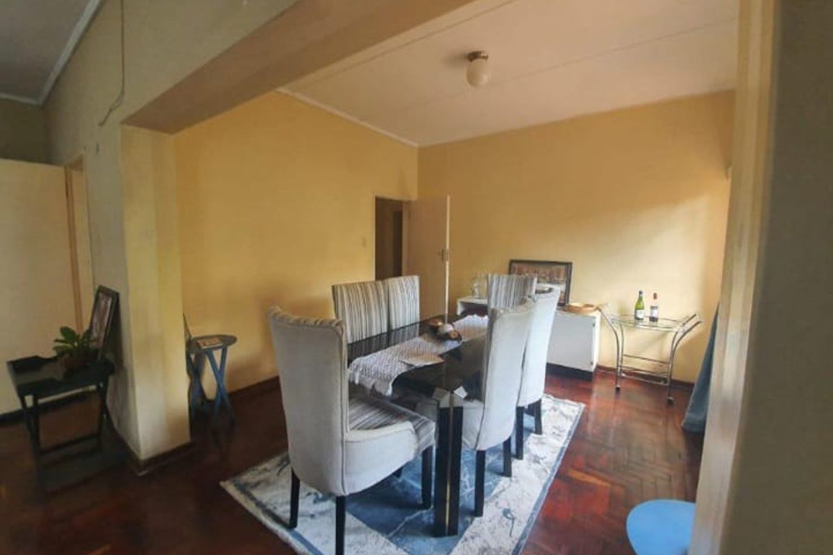 Large Muckleneuk 4 bed House with granny flat in Muckleneuk  - Photo 2