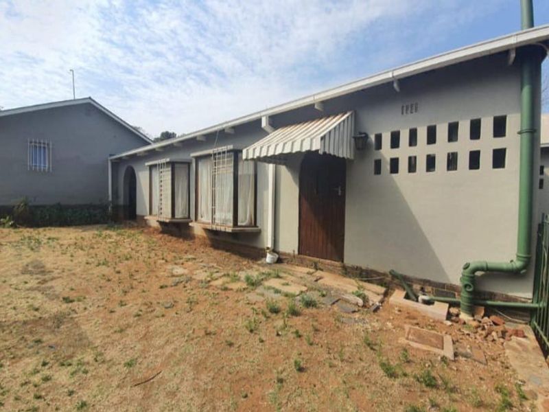 Large Muckleneuk 4 bed House with granny flat in Muckleneuk  - Photo 10