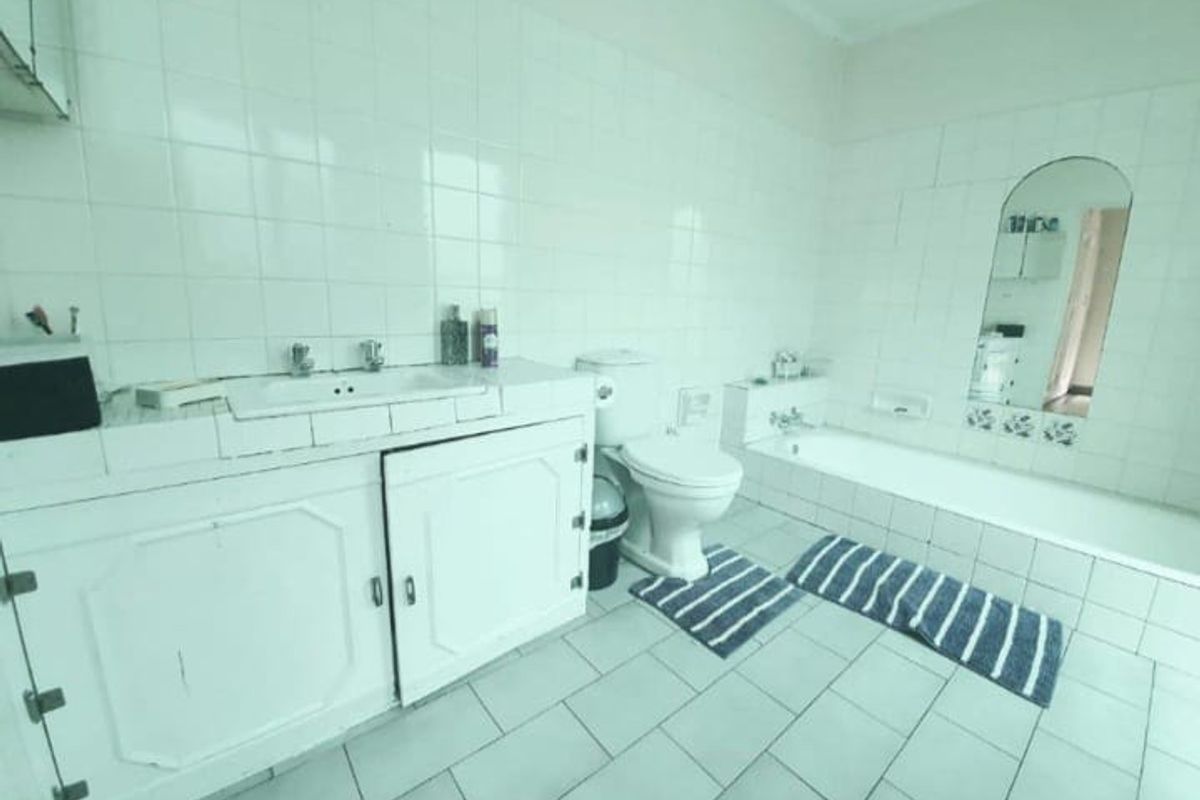 Large Muckleneuk 4 bed House with granny flat in Muckleneuk  - Photo 4