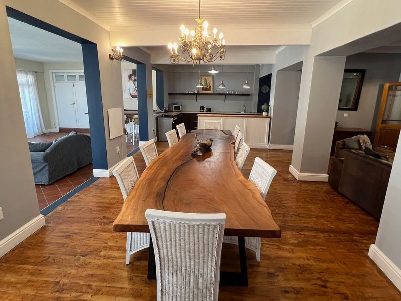 Four-Bedroom Coastal Opportunity in a Prime Estate - Photo 9