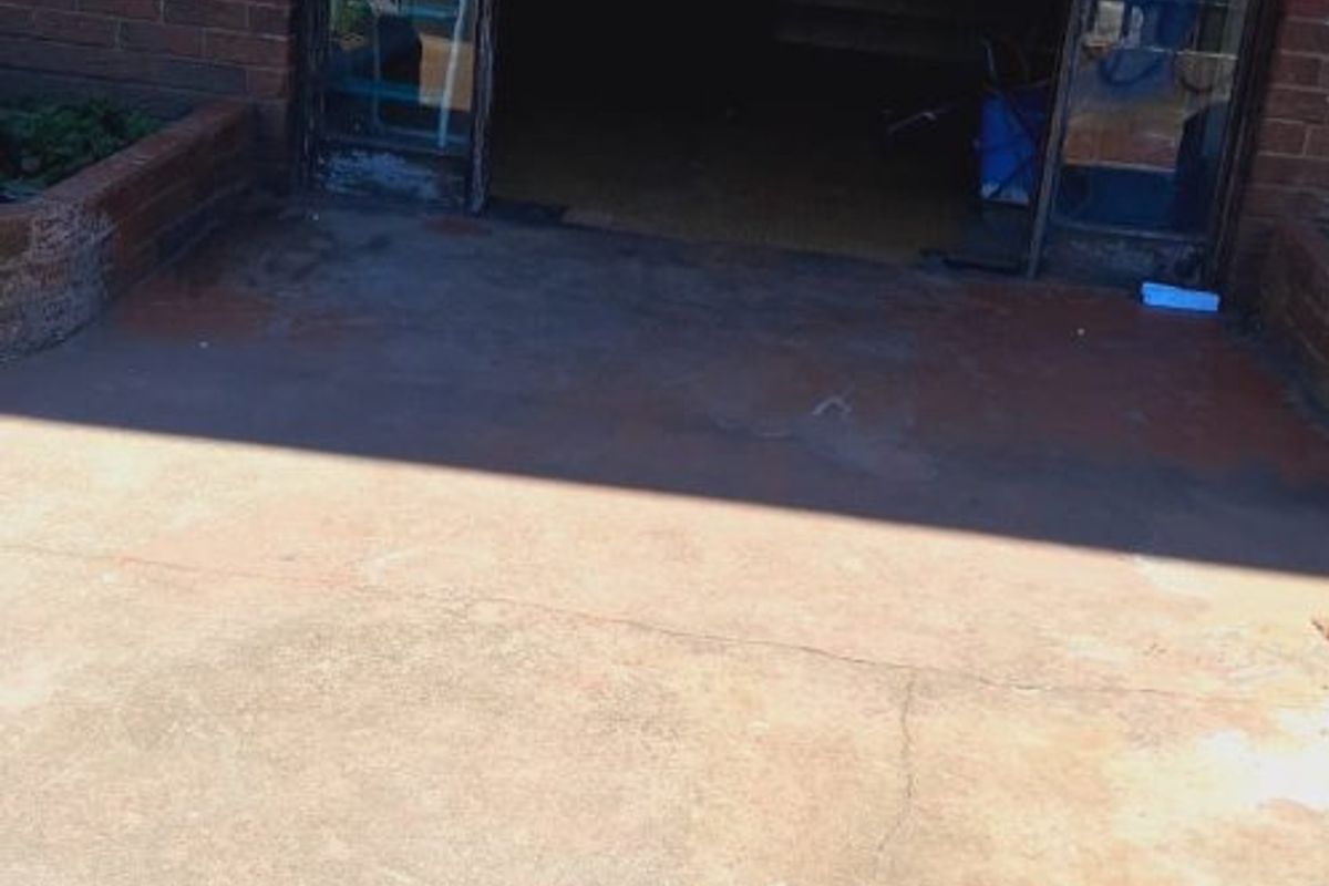 2 Bed Apartment in Gqeberha Central for Sale - Photo 2