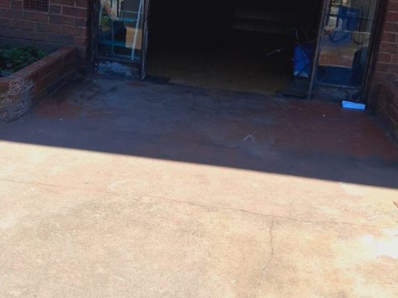 2 Bed Apartment in Gqeberha Central for Sale - Photo 2