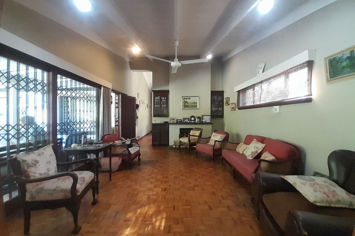 SPACIOUS FAMILY HOME. - Photo 5