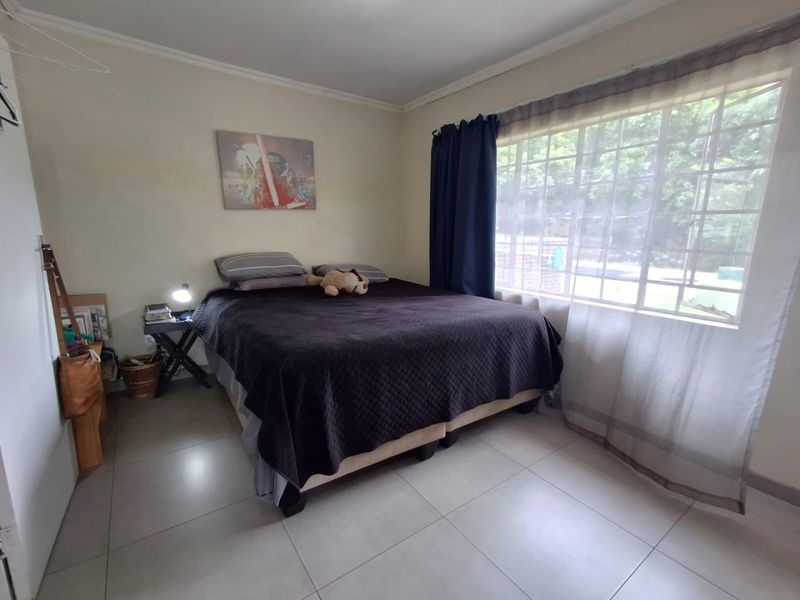 2 Bedroom House on Large Stand! Consider Building in the Heart of Eldoraigne? - Photo 6