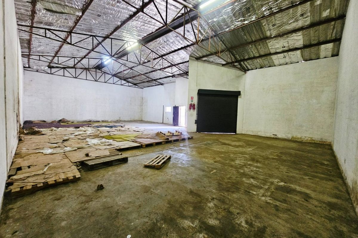 A Lovely Storage Warehouse for rent in Pretoria West - Photo 5