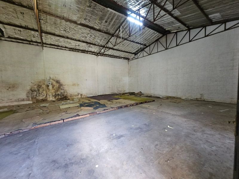 A Lovely Storage Warehouse for rent in Pretoria West - Photo 7