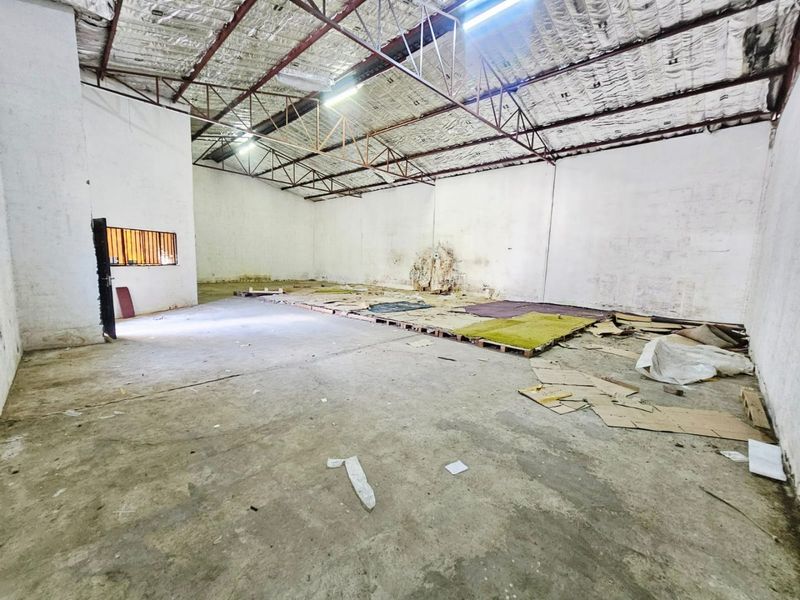 A Lovely Storage Warehouse for rent in Pretoria West - Photo 2