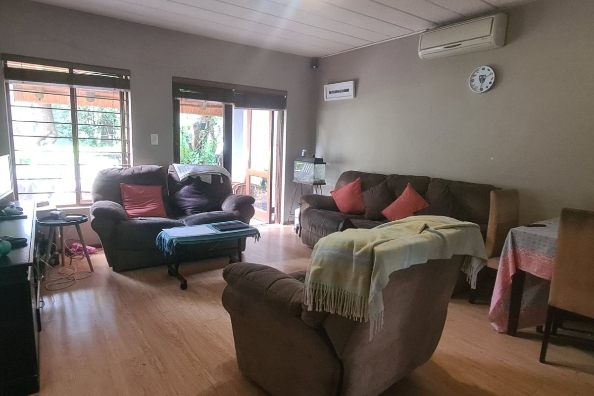 2 bed, 2 bath pet friendly simplex for sale in Jukskei Park - Photo 2