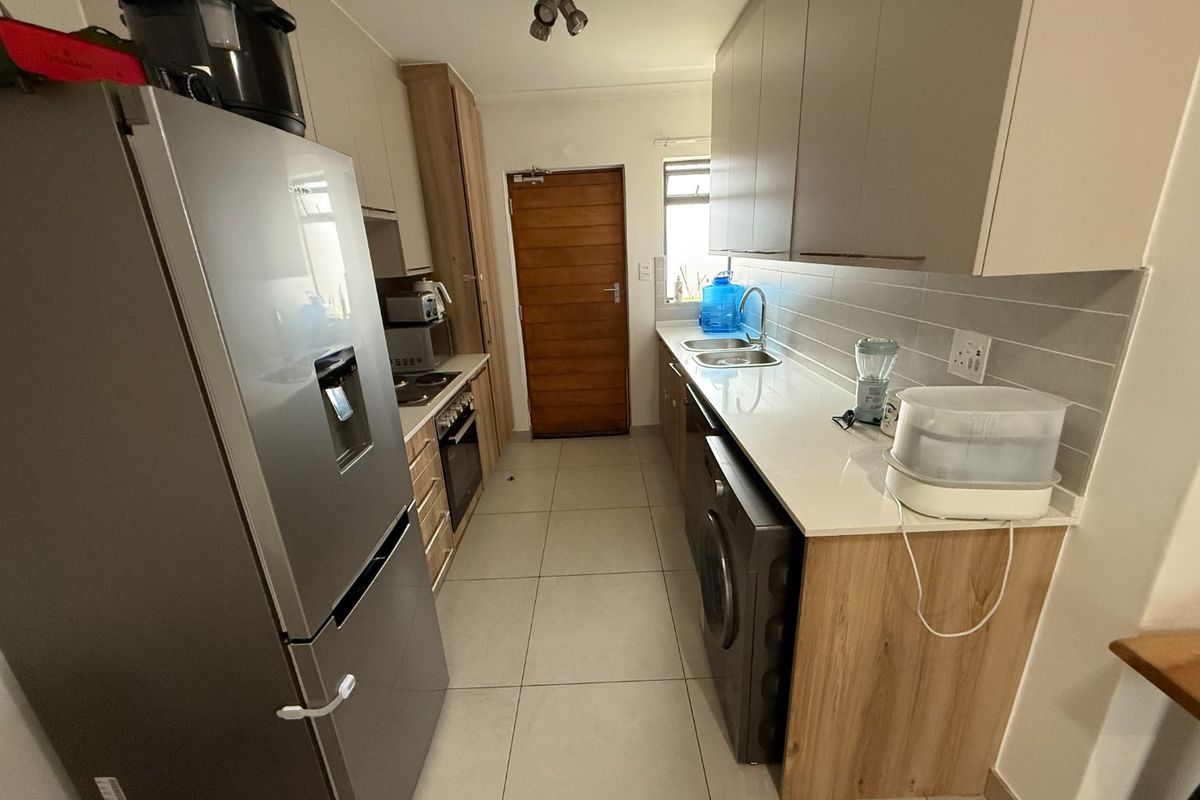 Modern, Secure and Pet Friendly! - Photo 4