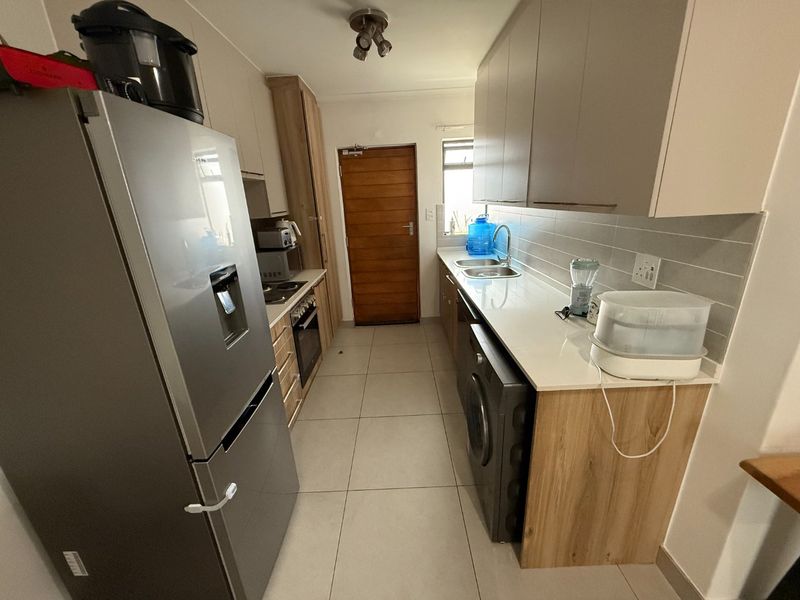 Modern, Secure and Pet Friendly! - Photo 4