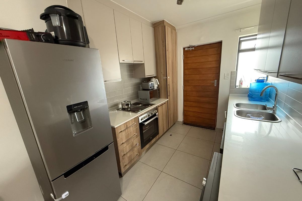 Modern, Secure and Pet Friendly! - Photo 5