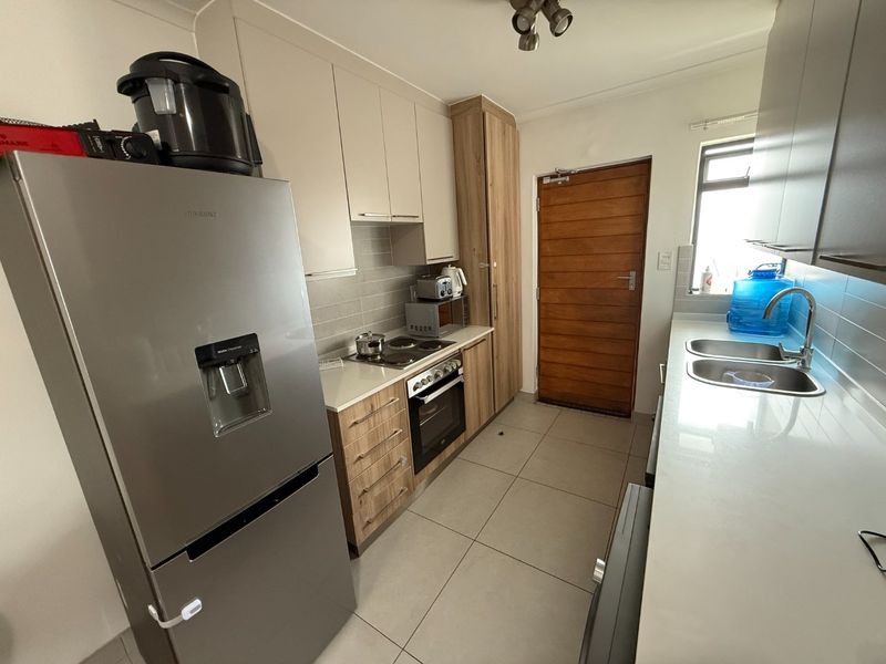 Modern, Secure and Pet Friendly! - Photo 5