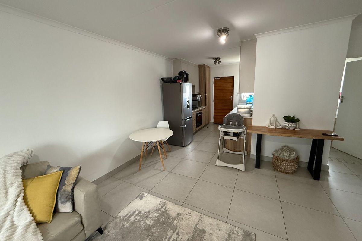 Modern, Secure and Pet Friendly! - Photo 3