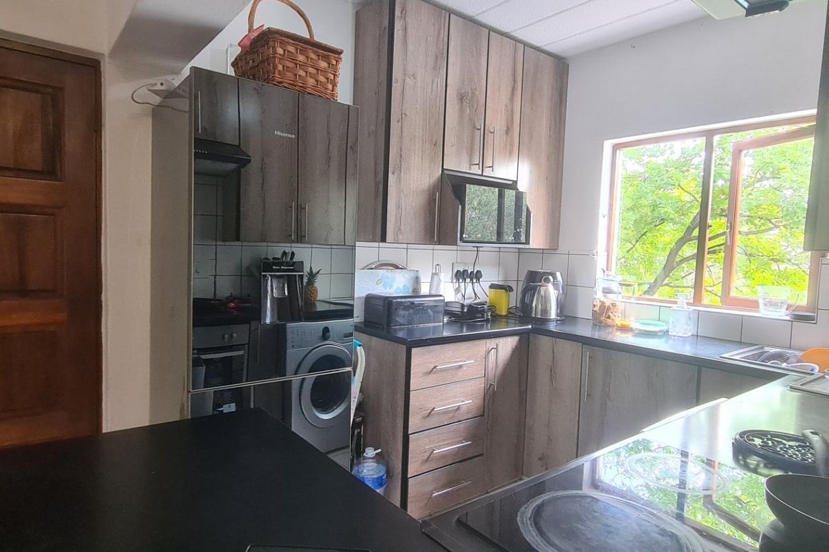 2 bed, 1 bath apartment for sale in Jukskei Park - Photo 2