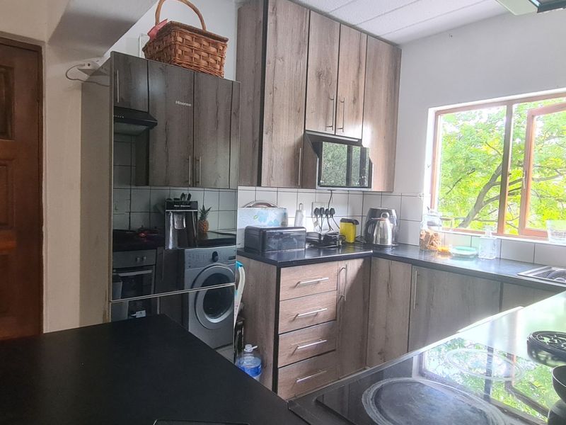 2 bed, 1 bath apartment for sale in Jukskei Park - Photo 2