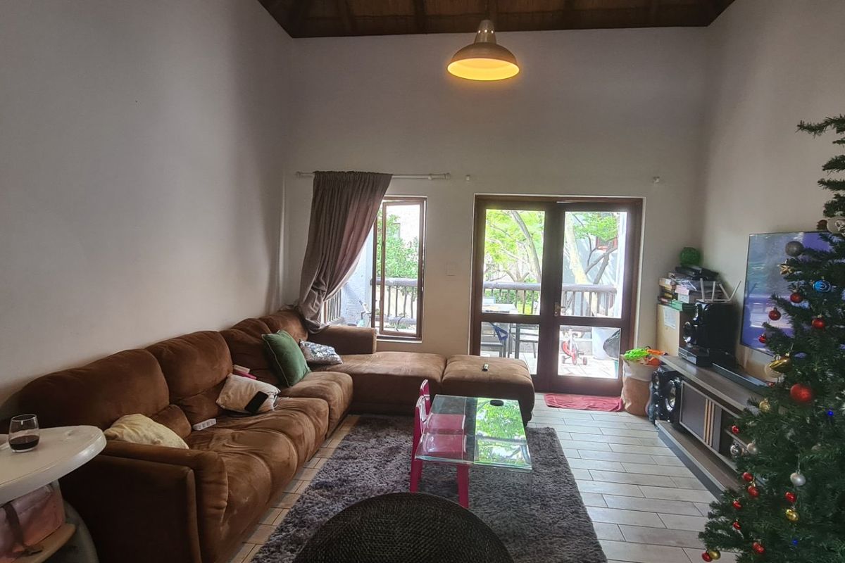 2 bed, 1 bath apartment for sale in Jukskei Park - Photo 4