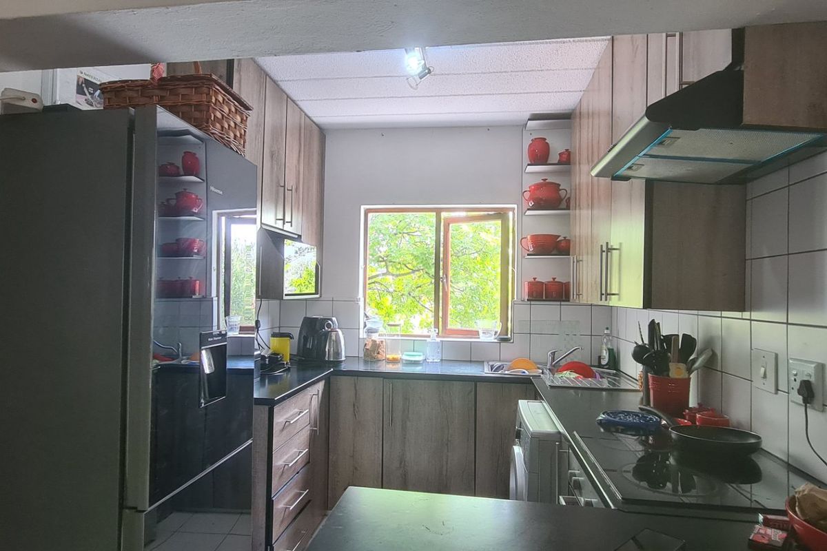 2 bed, 1 bath apartment for sale in Jukskei Park - Photo 3