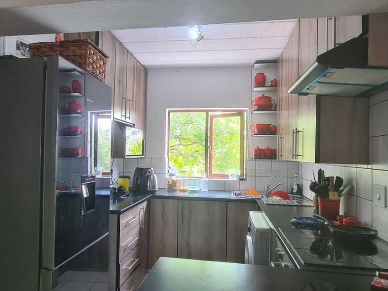 2 bed, 1 bath apartment for sale in Jukskei Park - Photo 3