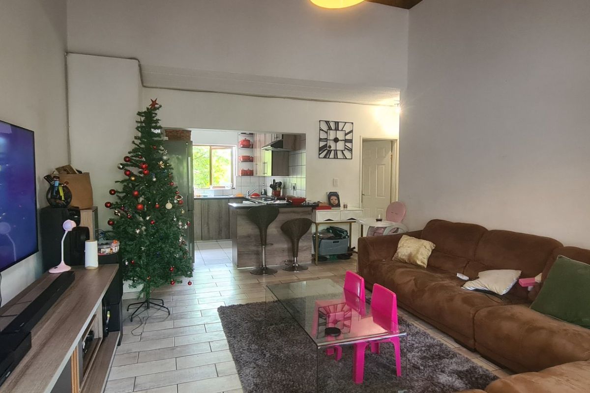 2 bed, 1 bath apartment for sale in Jukskei Park - Photo 5