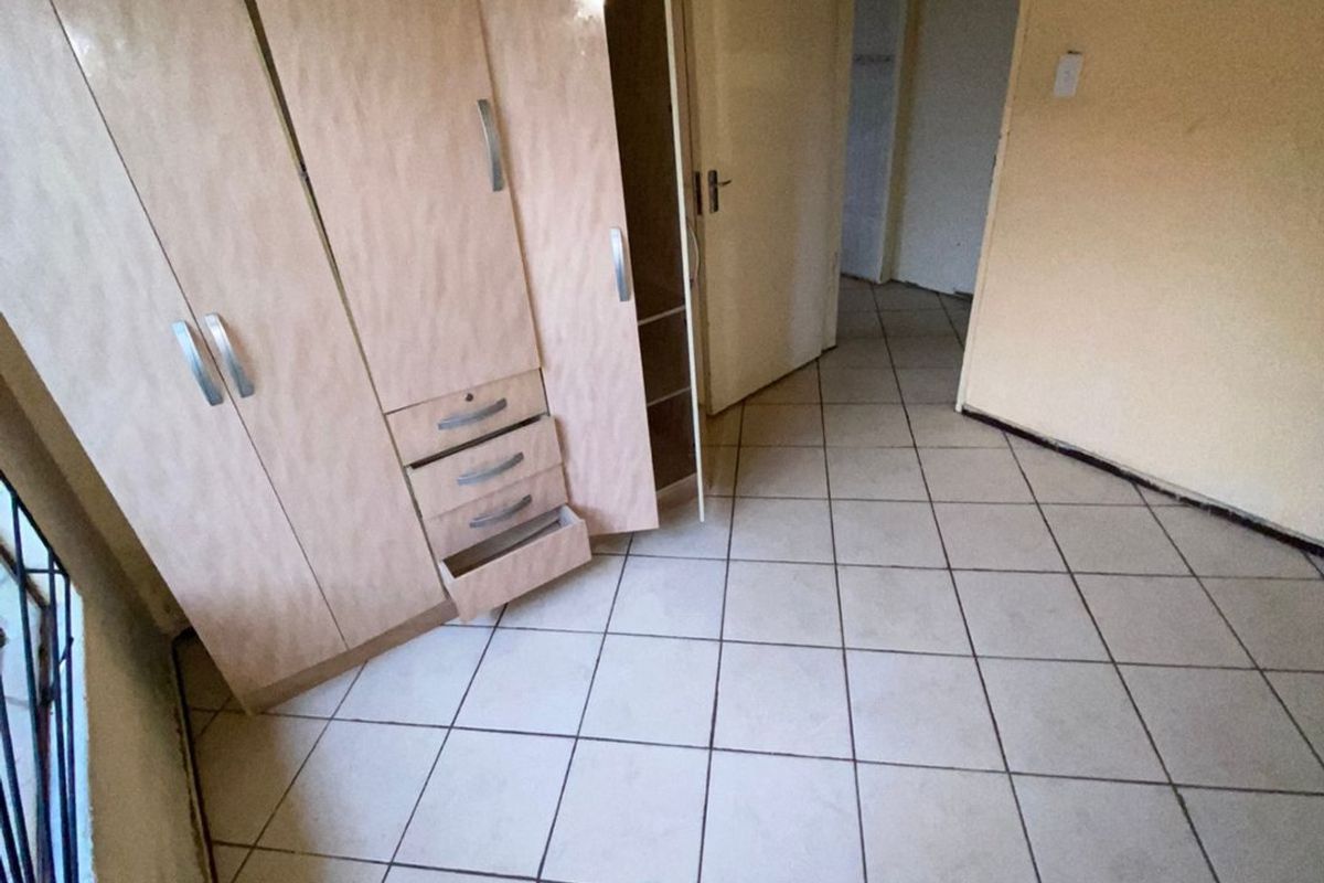 3 Bed 2 bath Estate house  for sale in Clivia Gardens Clayville - Photo 5