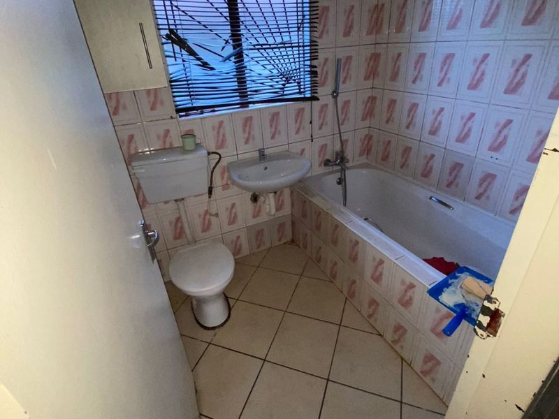 3 Bed 1 bath Estate house  for sale in Clivia Gardens Clayville - Photo 7