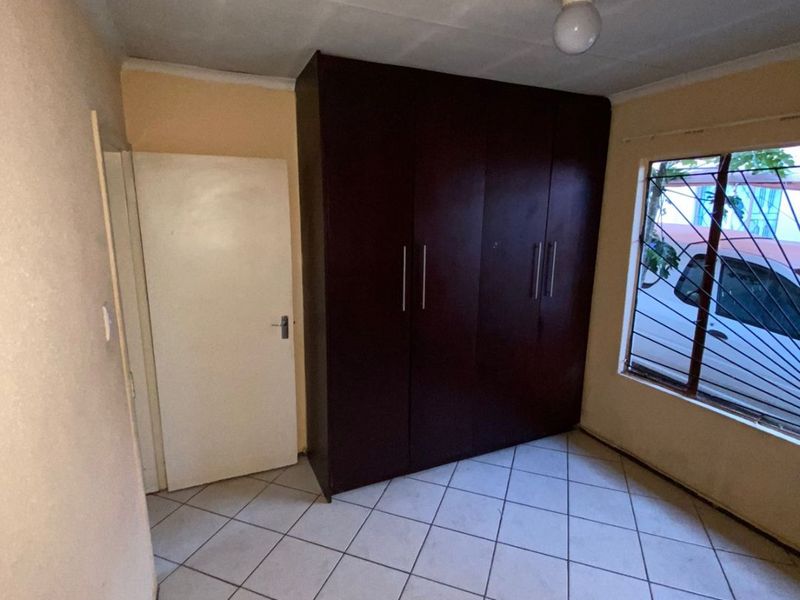 3 Bed 1 bath Estate house  for sale in Clivia Gardens Clayville - Photo 4