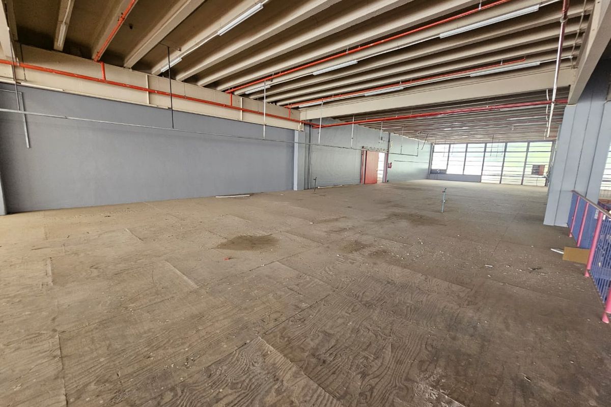 A Massive and Well- Maintained Industrial Warehouse/ Factory for sale in Koedoespoort - Photo 2