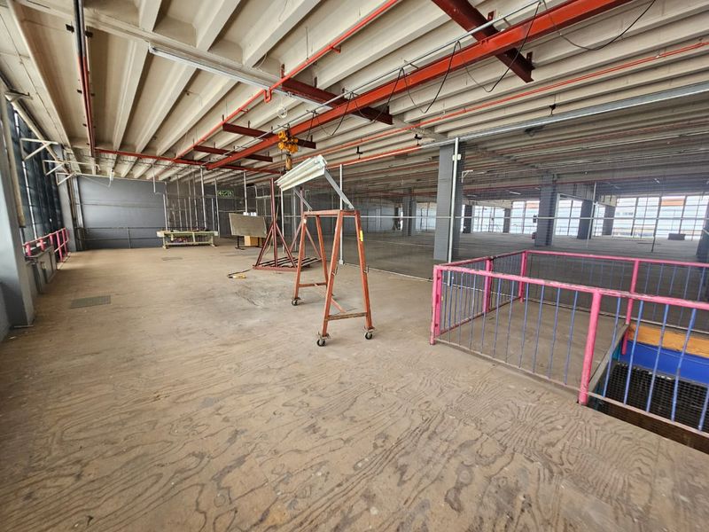 A Massive Warehouse/Factory for rent in Koedoespoort - Photo 10