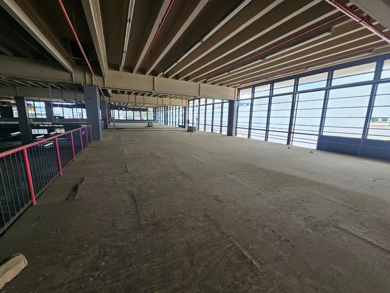 A Massive Warehouse/Factory for rent in Koedoespoort - Photo 6