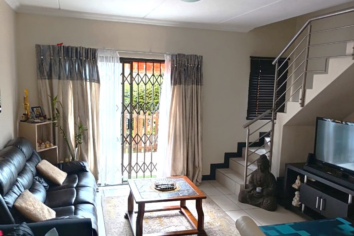 A true gem, ready to welcome its new owner. - Photo 2