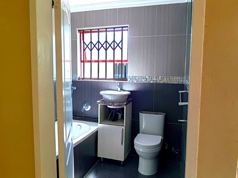 Comfort and Convenience Home - Photo 7