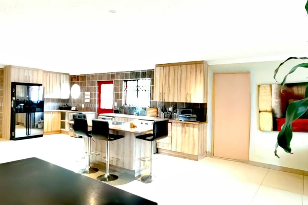 Comfort and Convenience Home - Photo 4