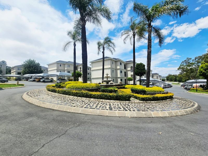 A Beautiful and Modern 2 bedroom 2 bathroom apartment for rent in Carlswald - Photo 6