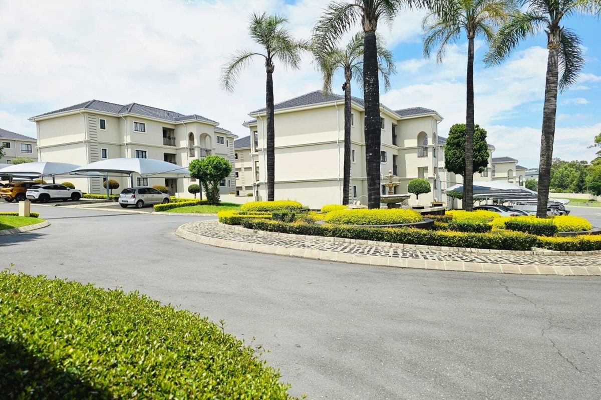 A Beautiful and Modern 2 bedroom 2 bathroom apartment for rent in Carlswald - Photo 5