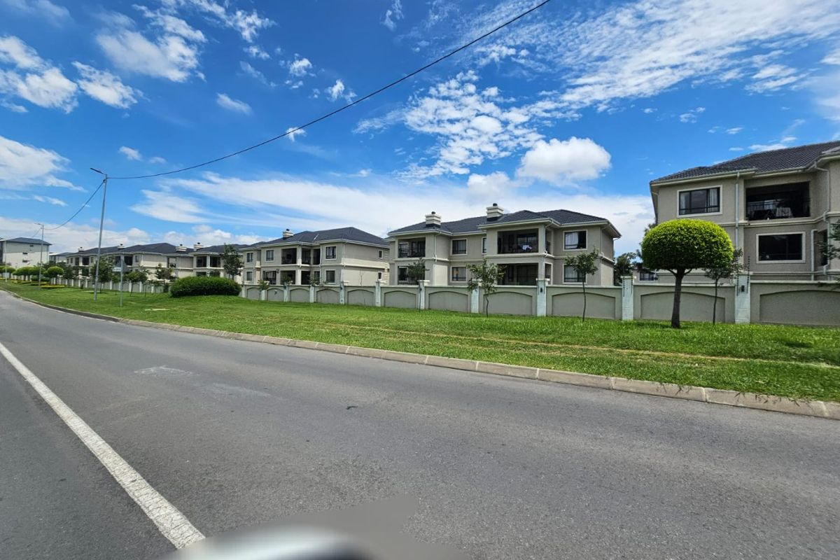 A Beautiful and Modern 2 bedroom 2 bathroom apartment for rent in Carlswald - Photo 2